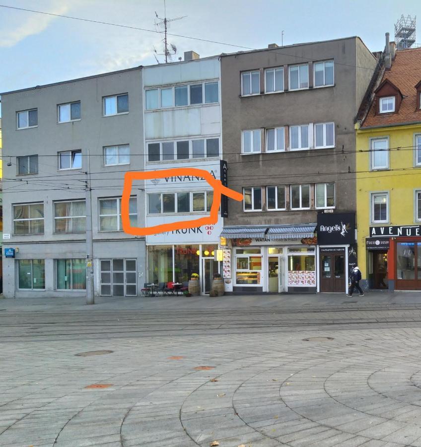 Krásny byt s výhľadmi v historickom centre Bratislava Exterior foto
